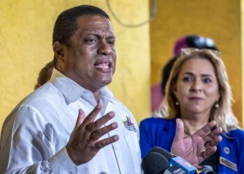 Venezolanos en exilio piden a Trump capturar a Maduro tras nueva designación de terrorismo
