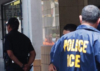 Ciudadano de EEUU exige un millón de dolares a Gobierno Trump por detención en Los Ángeles