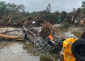 Se elevan a 52 las víctimas mortales de las inundaciones en Texas, entre ellas 15 niños