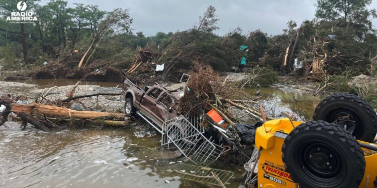 Se elevan a 52 las víctimas mortales de las inundaciones en Texas, entre ellas 15 niños
