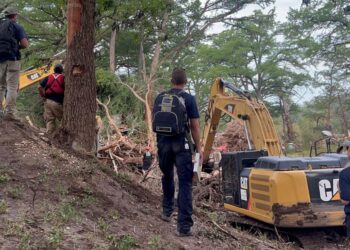 Más de 100 muertos en Texas por las inundaciones mientras la comunidad busca desaparecidos