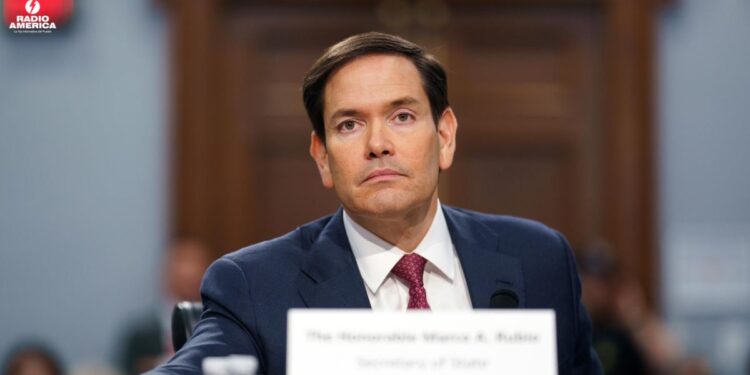 Un impostor usa la IA para hacerse pasar por Marco Rubio en busca de información sensible