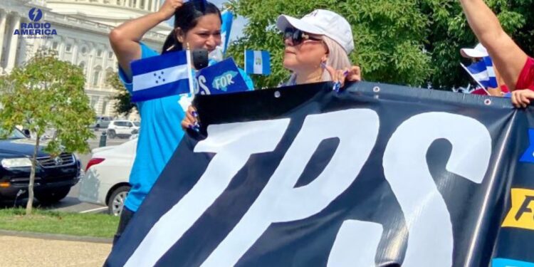 Fin del TPS obliga a miles de hondureños a regularizarse en EE.UU. o regresar a su país