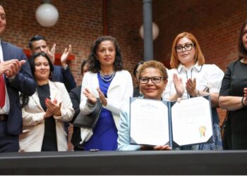 Una jueza prohíbe a Trump arrestar a migrantes en California por su perfil racial