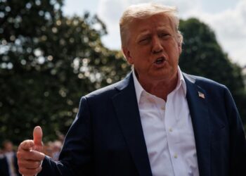 Trump enviará sistemas de misiles Patriot a Ucrania pero dice que Europa pagará por ellos
