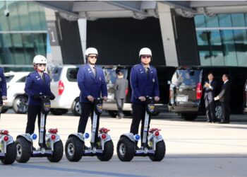 La Policía de Corea del Sur ha detenido a un diplomático hondureño que asaltó el mes pasado a un pasajero en el metro de la ciudad de Busan, en el sureste del país.