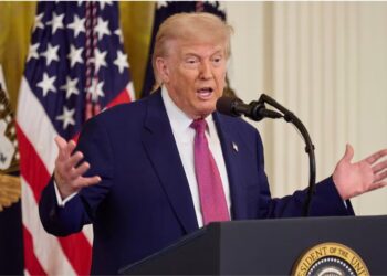 Tribunal de EE.UU. impide a Trump revocar amparo migratorio que protege a miles de afganos
