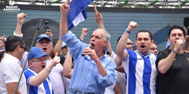 Nacionalista protestan y exigen "libertad, democracia y respeto a la Constitución"