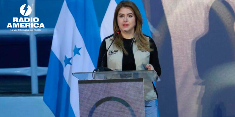 Cossette López_radioamérica jpg
