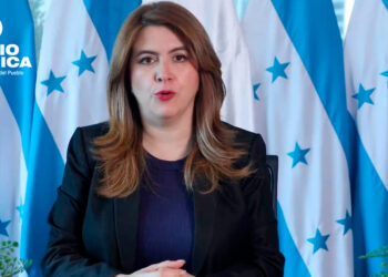 Cossette López_radioamérica jpg