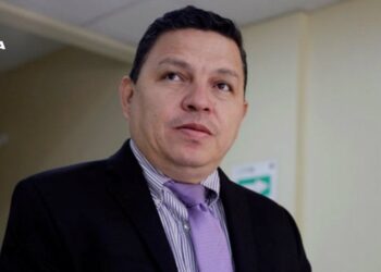 El fiscal Luis Javier Santos confirmó que ha puesto a disposición su cargo en el Ministerio Público, tras 27 años de trabajo constante.