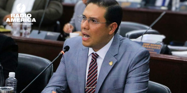 Mauricio Rivera_radioamérica jpg