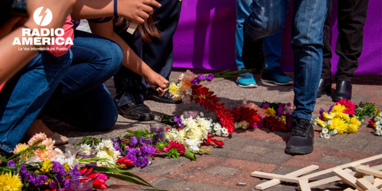 Mujeres_radioamérica jpg
