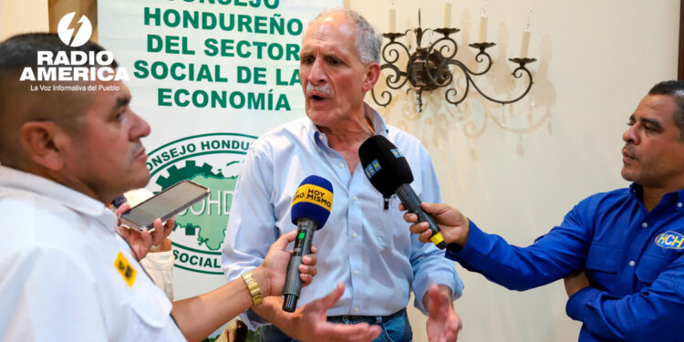 Nasry Asfura_radioamérica jpg