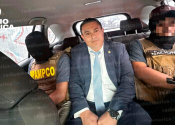 Nelson Marquez dos_radioamérica jpg
