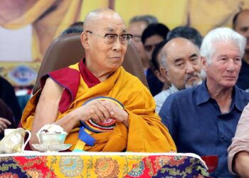 Arropado por el exilio, el dalái lama cumple 90 años con un plan para desafiar a China