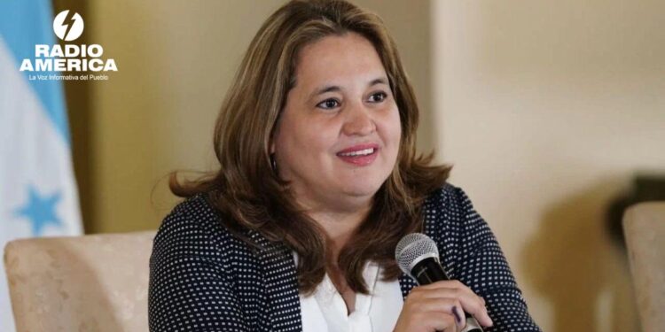 Viceministra de Seguridad, califica como “abrupta y desacertada” la destitución del general Ramiro Muñoz