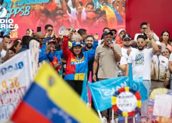 El chavismo dice que "en nada" se diferencian discursos de Hitler, Netanyahu y Bukele