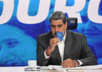 Maduro cree que "asedio" contra Venezuela es una oportunidad para fortalecer la defensa