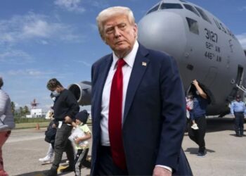 Trump expande su política de deportación a terceros países con Honduras y Uganda, dice "CBS"