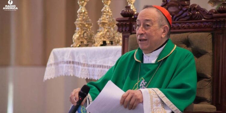 El cardenal de Honduras cuestiona a aquellos que ambicionan el poder “a toda costa”