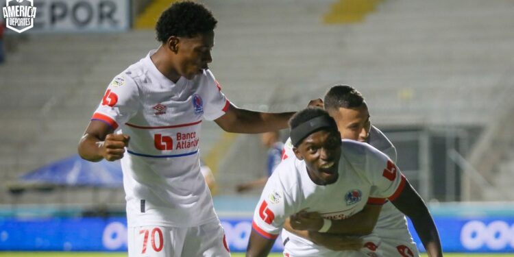 Real España vence a Marathón y Olimpia se consolida como líder en Honduras