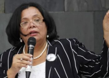 Julieta Castellanos y su carta pública "LIBRE… del paso de la tormenta al rechazo de la caminata"