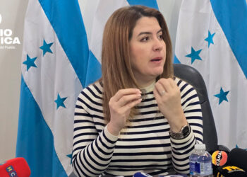 Cossette López_radioamérica jpg