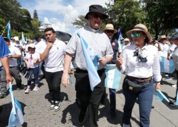 Iglesias católica evangélica