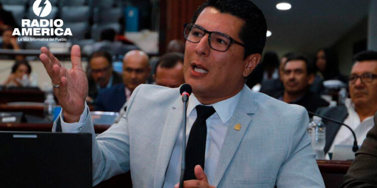 Francis Cabrera_radioamérica jpg
