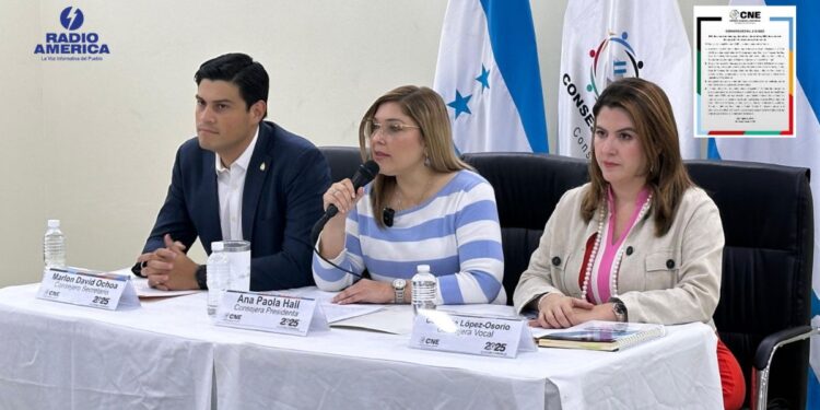 CNE separa a dos personas de sus cargos por “publicar de manera indebida papeleta electoral”