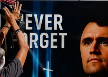El funeral de Charlie Kirk en Glendale genera tensión y medidas extremas de seguridad