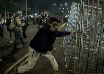 Un policía y manifestantes heridos tras la ‘Marcha de la Generación Z’ en Lima