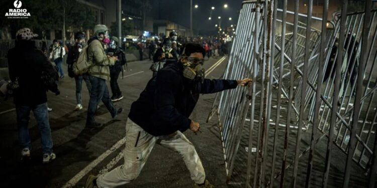 Un policía y manifestantes heridos tras la ‘Marcha de la Generación Z’ en Lima