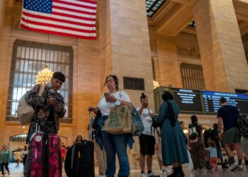 La retórica y políticas de Trump reducen el turismo a EEUU, sobre todo el de canadienses