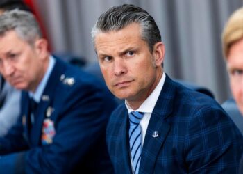 "Maduro tiene muchas decisiones que tomar", advierte Hegseth, secretario de Guerra de EEUU