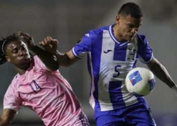 Hondureño Arriaga se incorpora al grupo y podría estrenarse con el Levante ante el Betis