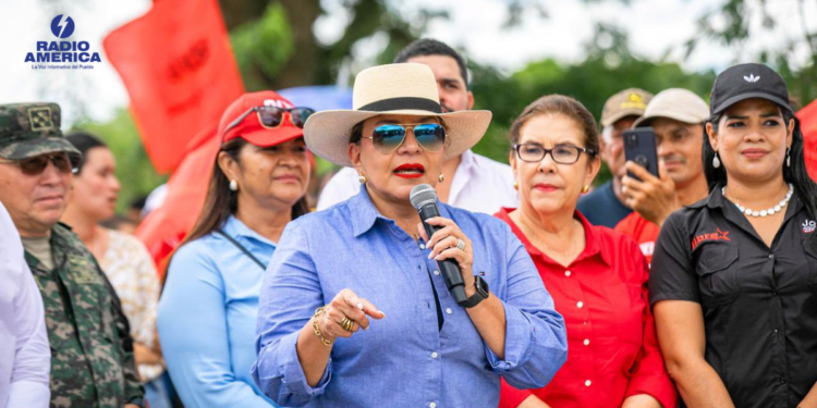 Presidenta supervisa obra de L mil 875 millones en Olancho