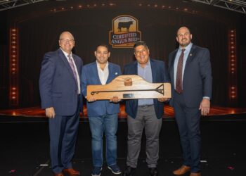 Supermercados La Colonia recibe reconocimiento internacional en la Certified Angus Beef® Annual Conference 2025