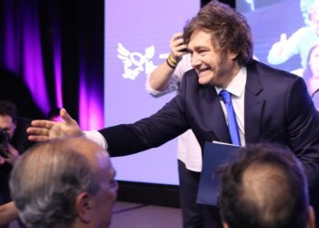 El partido de Milei gana las elecciones legislativas en Argentina