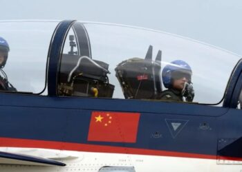 China realiza maniobras aéreas en torno a Taiwán días antes de la reunión entre Xi y Trump