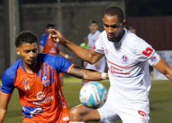 Olimpia sigue firme en el liderato del Apertura hondureño, con Marathón al acecho