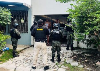 MP ejecuta allanamientos y capturas contra implicados en sustracción electrónica de dinero de cuentas de grupo ferretero