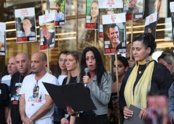 Tel Aviv se despierta expectante ante la liberación de los rehenes en Gaza