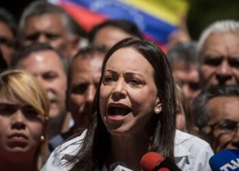 María Corina Machado dice que podrá recoger el Nobel en Oslo si Maduro deja el poder