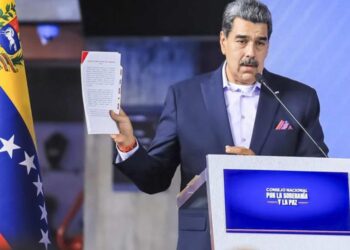 Gobierno de Maduro ve con "extrema alarma" uso de la CIA como "amenaza" contra Venezuela