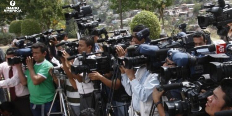 La Sociedad Interamericana de Prensa indica que "las Fuerzas Armadas intimidan y estigmatizan a periodistas"