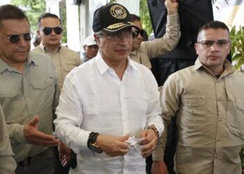 Petro urge a la Fiscalía a actuar ante ataque de EE.UU. a supuesta narcolancha colombiana