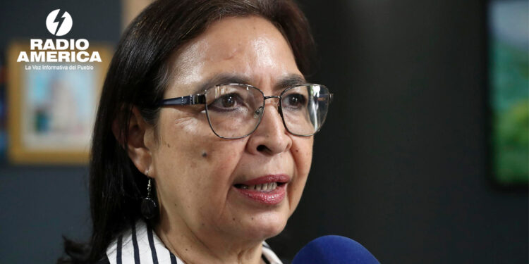 Daysi Ávila_radioamérica jpg