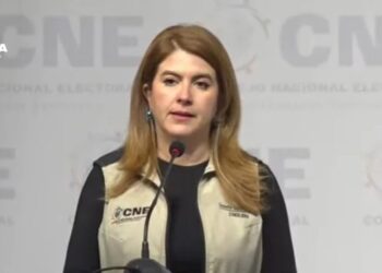Cossette López
